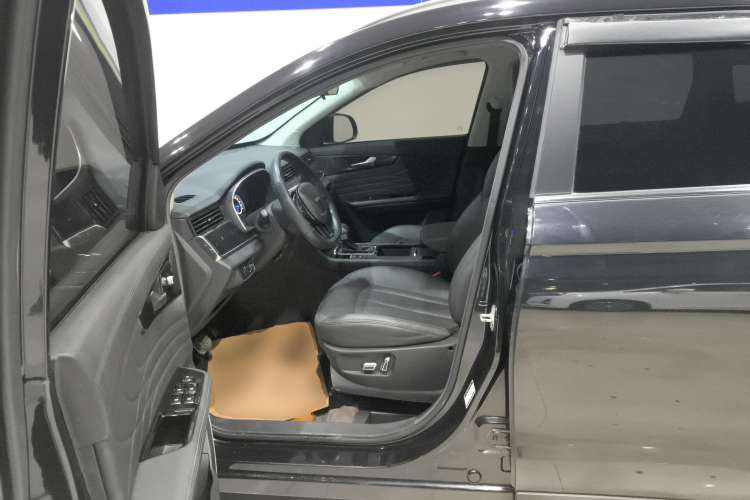 Used Sinotruk VGV U75 2021 1.5T Automatic SG Version 5 Seats Left Front Seat