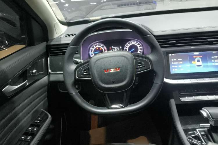 Used Sinotruk VGV U75 2021 1.5T Automatic SG Version 5 Seats Steering Wheel