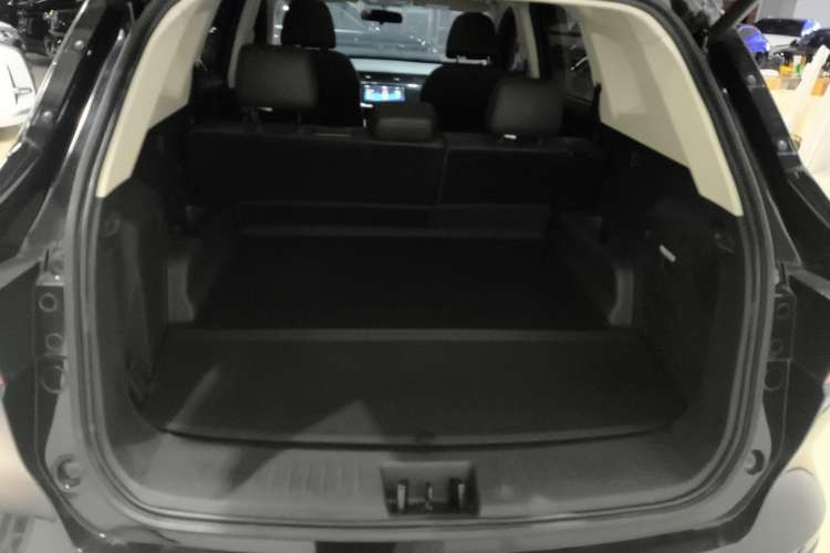 Used Sinotruk VGV U75 2021 1.5T Automatic SG Version 5 Seats Trunk