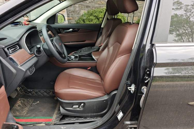 Used Sinotruk VGV U75PLUS 2021 2.0 TGDI Fun-Seeking Mountain Edition 7 Seats Left Front Seat