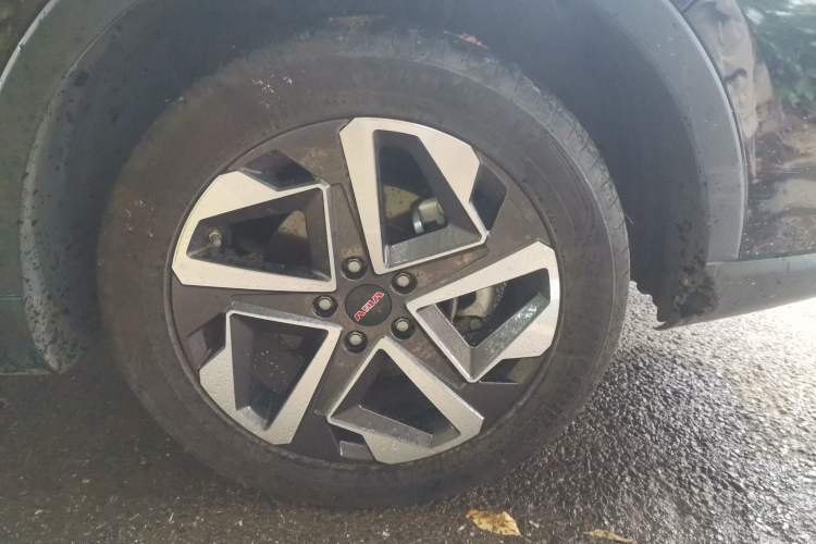 Used Sinotruk VGV U75PLUS 2021 2.0 TGDI Fun-Seeking Mountain Edition 7 Seats Right Front Wheel Hub