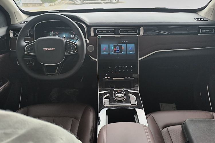 Used Sinotruk VGV U75PLUS 2021 2.0 TGDI Luxury Pro 7-Seater Center Console
