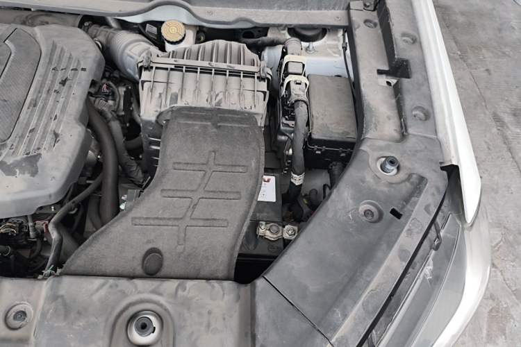 Used Sinotruk VGV U75PLUS 2021 2.0 TGDI Luxury Pro 7-Seater Engine Bay Left