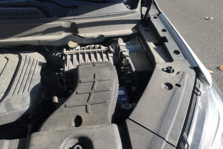 Used Sinotruk VGV U75PLUS 2021 2.0 TGDI Luxury Pro 5-Seater Engine Bay Left