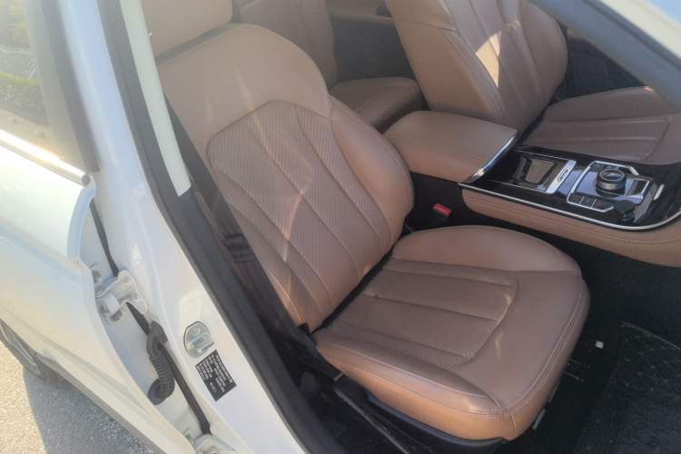 Used Sinotruk VGV U75PLUS 2021 2.0 TGDI Fun-Seeking Mountain Edition 7 Seats Right Front Seat