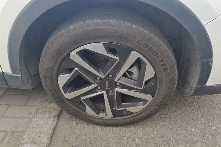 Used Sinotruk VGV U75PLUS 2021 2.0 TGDI Prestige Edition 7 Seats Right Front Wheel Hub