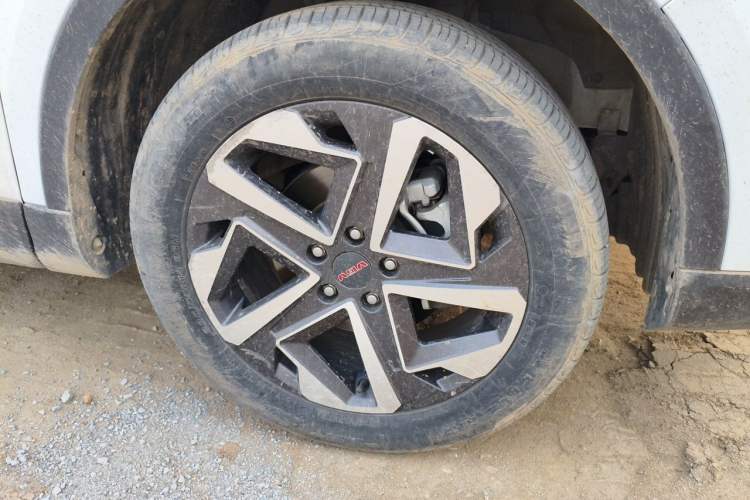 Used Sinotruk VGV U75PLUS 2021 2.0 TGDI Fun-Seeking Mountain Edition 7 Seats Right Front Wheel Hub