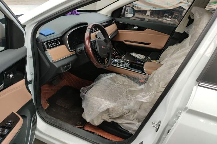 Used Sinotruk VGV VX7 2022 2.0T Automatic Industry-Customized Version HY4C20B Driver Seat