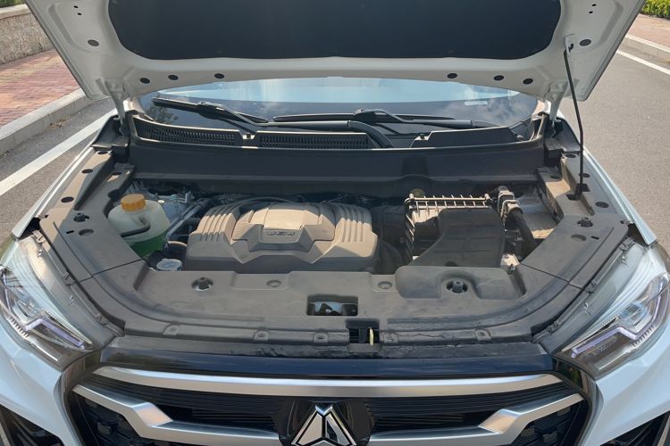 Used Sinotruk VGV VX7 2022 2.0T Automatic Elite Edition HY4C20B Engine Bay