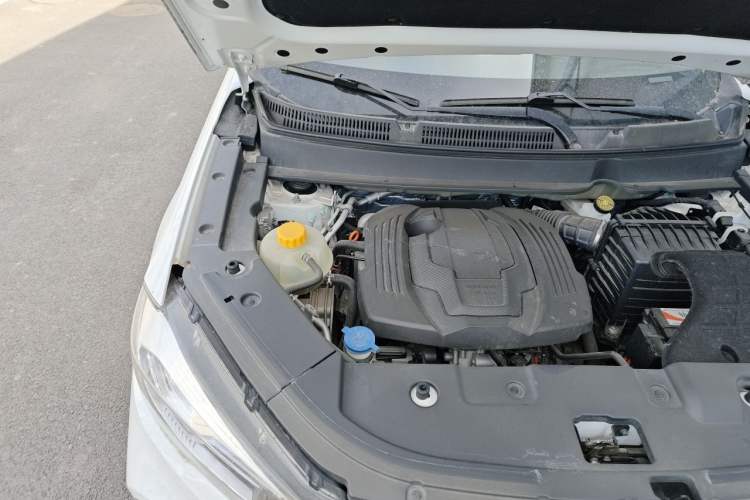 Used Sinotruk VGV VX7 2022 2.0T Automatic Elite Edition HY4C20B Engine Bay Right