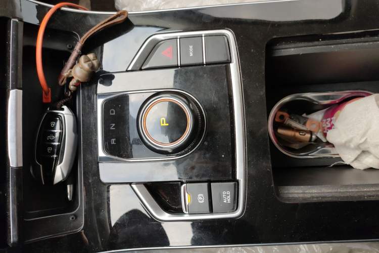 Used Sinotruk VGV VX7 2022 2.0T Automatic Industry-Customized Version HY4C20B Gear Lever