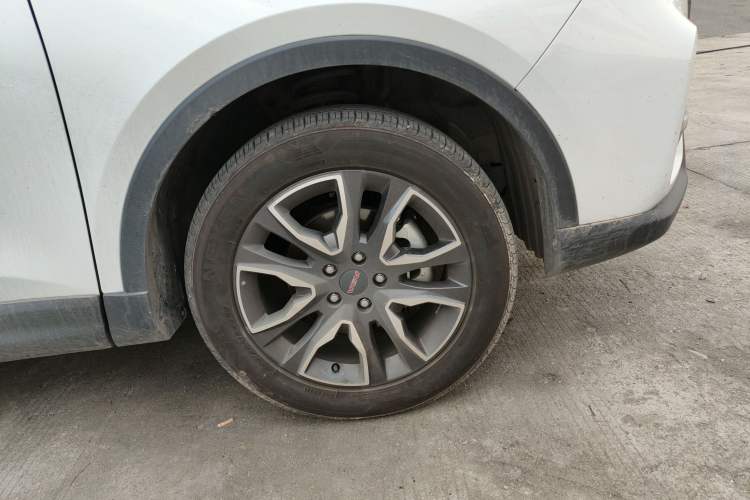 Used Sinotruk VGV VX7 2022 2.0T Automatic Industry-Customized Version HY4C20B Right Front Wheel Hub