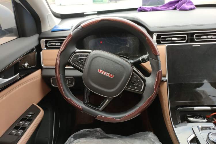 Used Sinotruk VGV VX7 2022 2.0T Automatic Industry-Customized Version HY4C20B Steering Wheel