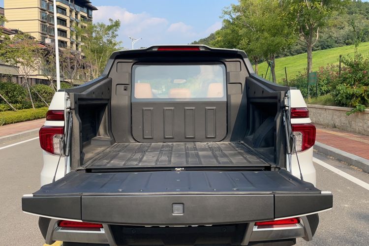 Used Sinotruk VGV VX7 2022 2.0T Automatic Elite Edition HY4C20B Trunk