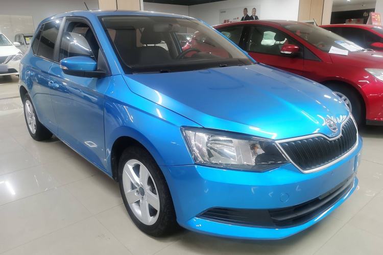 Used Skoda Fabia 2016 1.4L Automatic Car Enjoy Edition Exterior 2