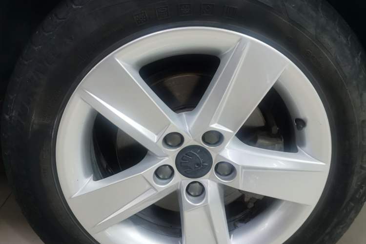 Used Skoda Fabia 2016 1.4L Automatic Car Enjoy Edition Exterior 6