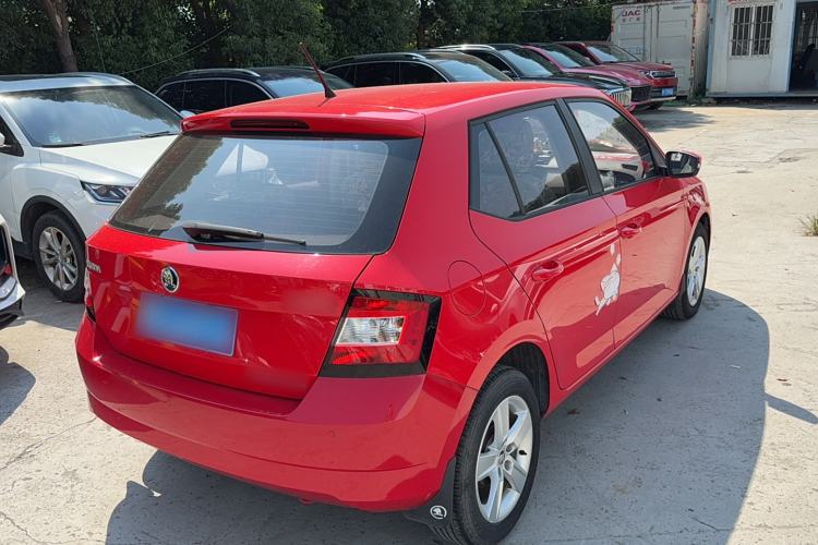 Used Skoda Fabia 2017 1.4L Automatic Car Enjoy Edition Exterior 3