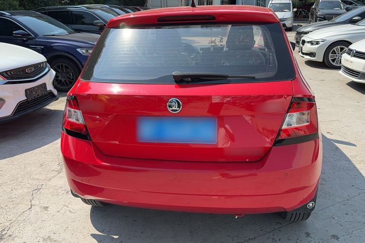 Used Skoda Fabia 2017 1.4L Automatic Car Enjoy Edition Exterior 4