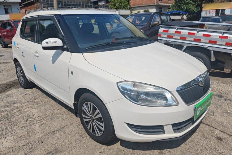 Used Skoda Fabia 2014 1.4L Manual Crystal Edition Exterior 2