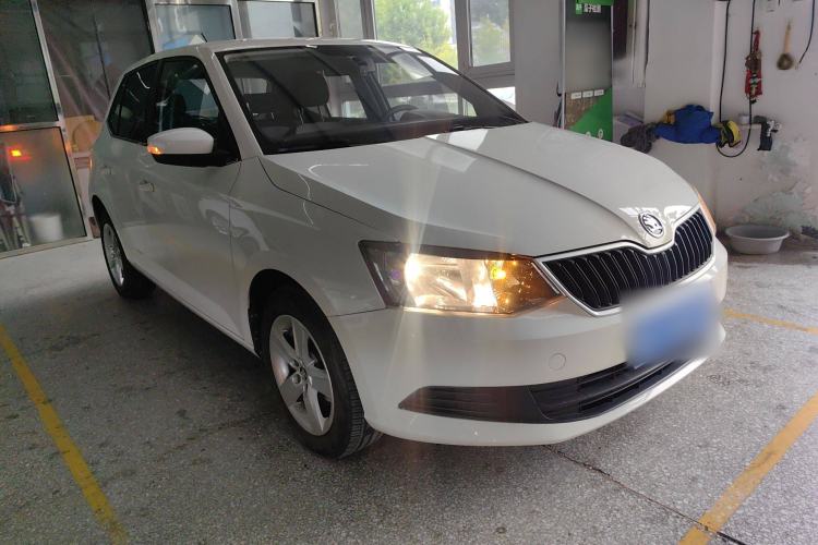 Used Skoda Fabia 2017 1.4L Automatic Car Enjoy Edition Exterior 2