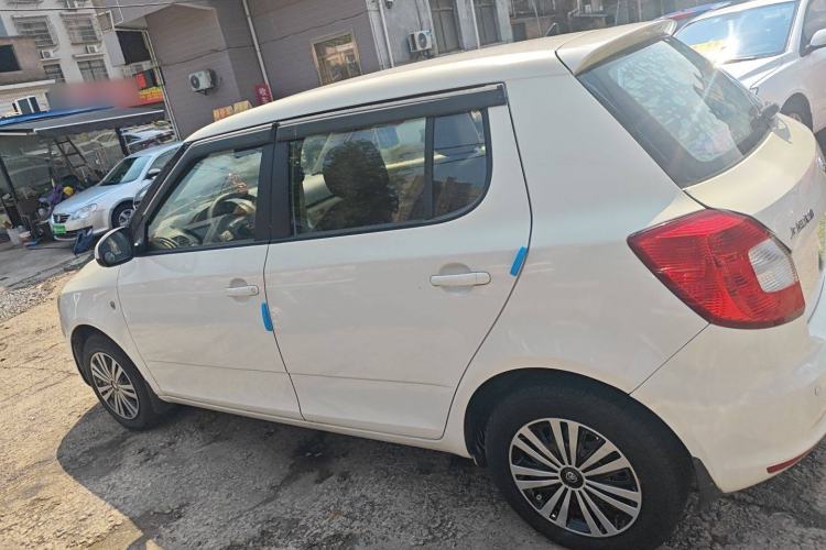 Used Skoda Fabia 2014 1.4L Manual Crystal Edition Exterior 3