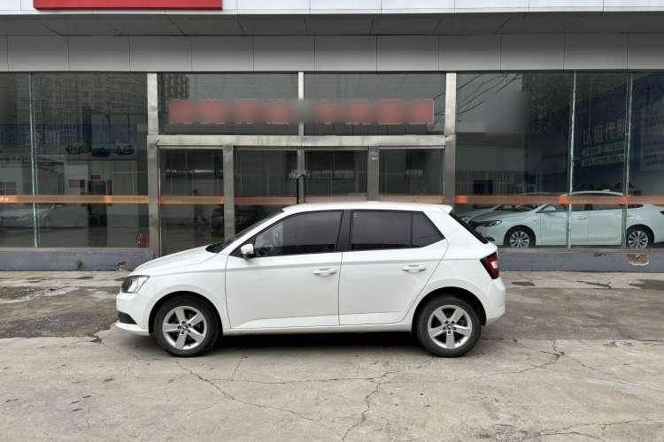 Used Skoda Fabia 2017 1.4L Manual Enjoy Edition Exterior 3