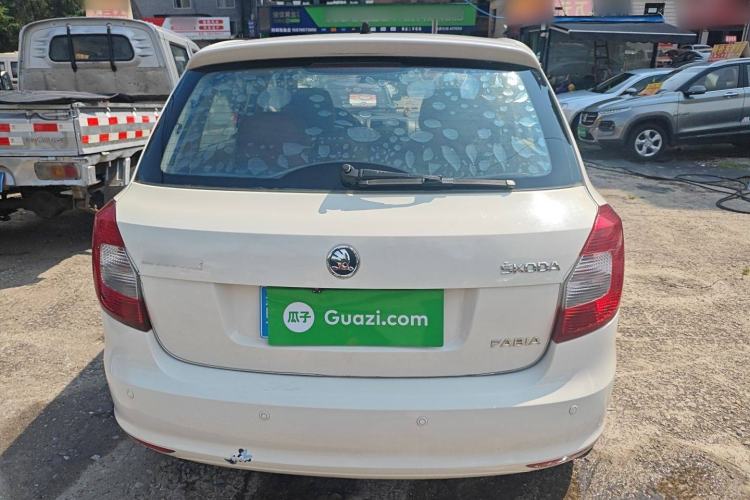 Used Skoda Fabia 2014 1.4L Manual Crystal Edition Exterior 4