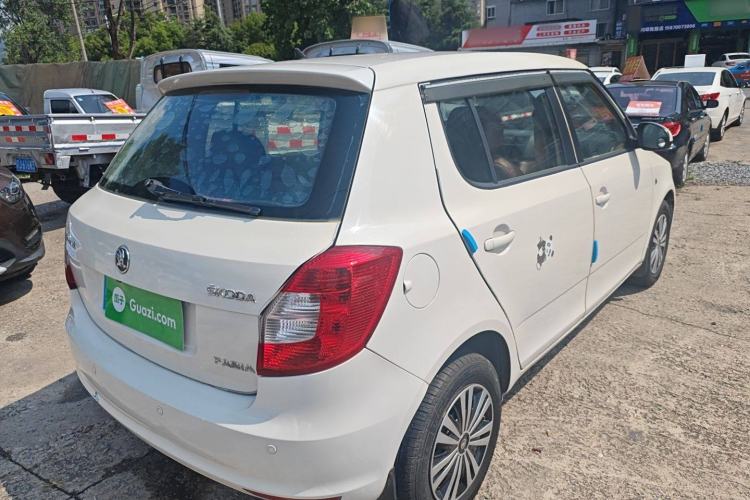 Used Skoda Fabia 2014 1.4L Manual Crystal Edition Exterior 5