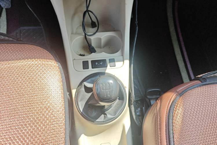 Used Skoda Fabia 2014 1.4L Manual Crystal Edition Gear Lever