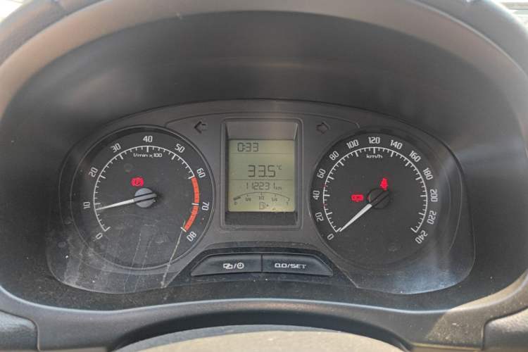 Used Skoda Fabia 2014 1.4L Manual Crystal Edition Instrument Cluster