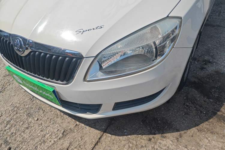 Used Skoda Fabia 2014 1.4L Manual Crystal Edition Left Front Headlight