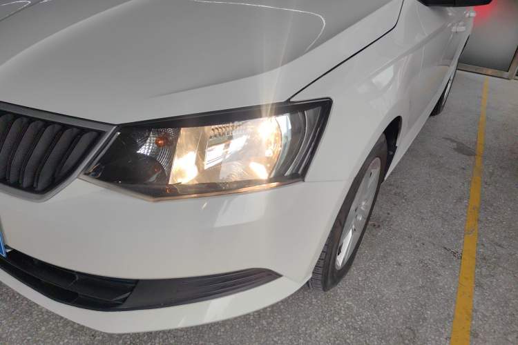 Used Skoda Fabia 2017 1.4L Automatic Car Enjoy Edition Left Front Headlight