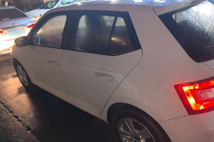 Used Skoda Fabia 2017 1.4L Automatic Car Enjoy Edition Left Side