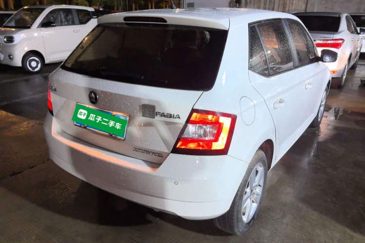 Used Skoda Fabia 2017 1.4L Automatic Car Enjoy Edition Rear Right 45 Deg