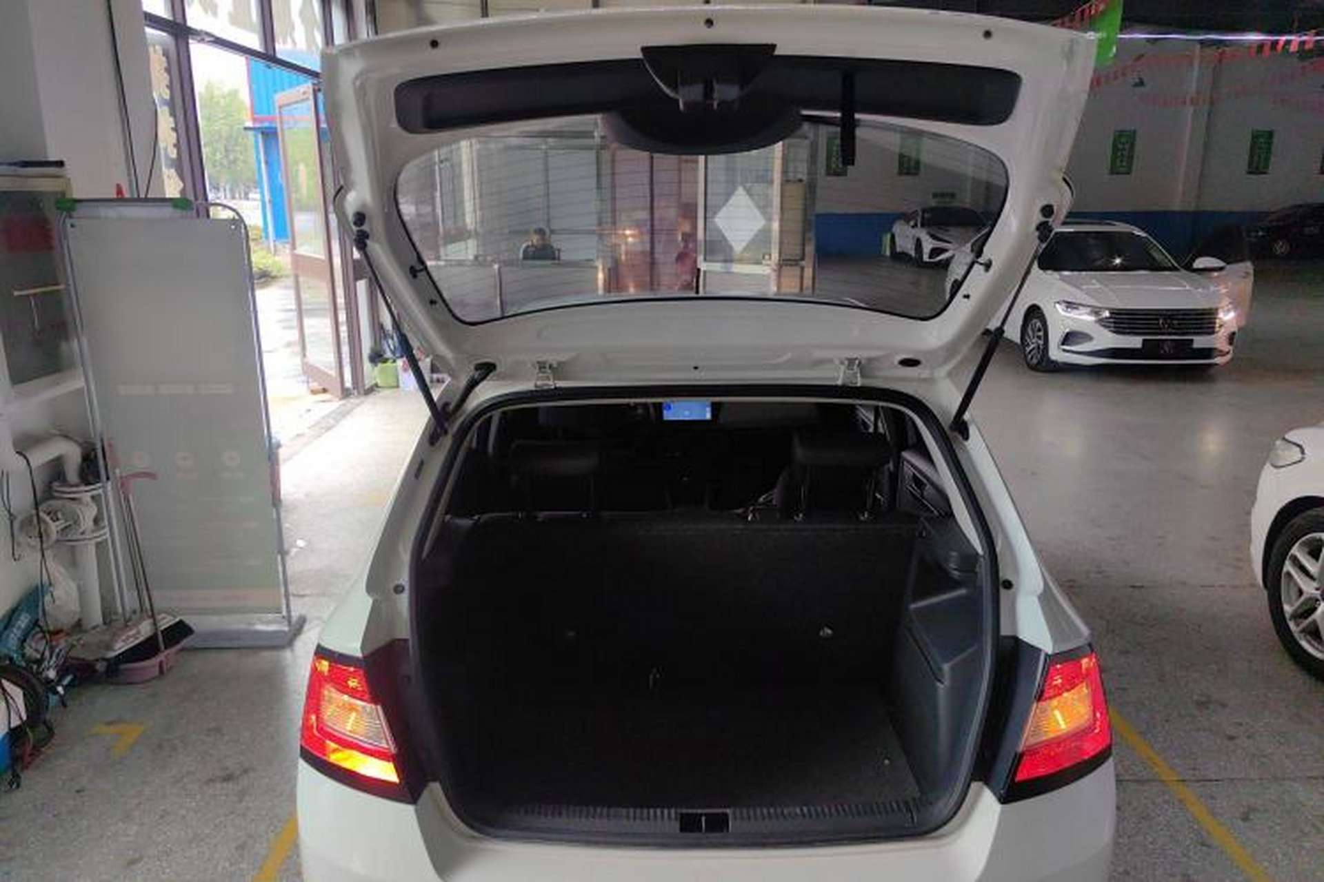 Used Skoda Fabia 2017 1.4L Automatic Car Enjoy Edition Trunk