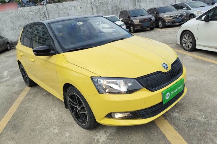 Used Skoda Fabia 2015 1.6L Automatic Sport Edition Exterior 2