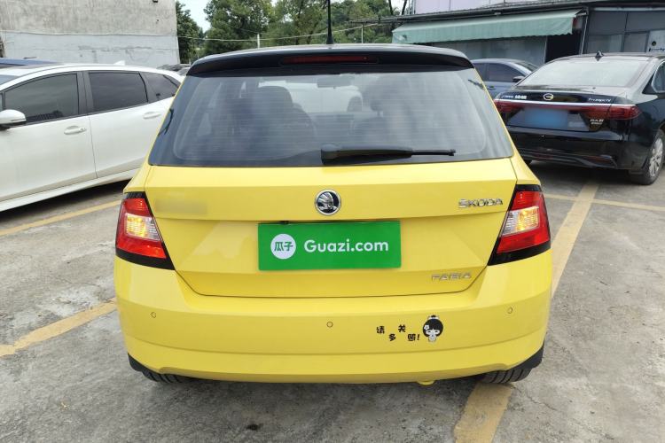 Used Skoda Fabia 2015 1.6L Automatic Sport Edition Exterior 4