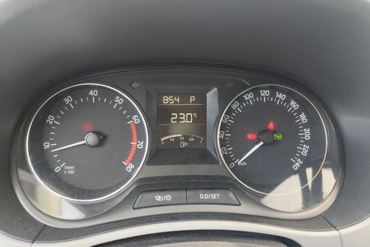 Used Skoda Fabia 2015 1.6L Automatic Sport Edition Instrument Cluster