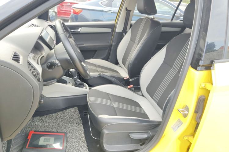 Used Skoda Fabia 2015 1.6L Automatic Sport Edition Left Front Seat