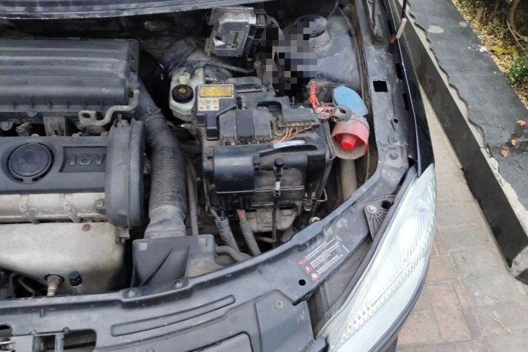 Used Skoda Fabia 2008 1.6L Automatic Crystal Edition Engine Bay Left