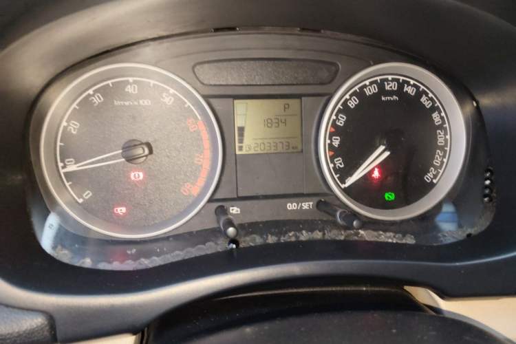 Used Skoda Fabia 2008 1.6L Automatic Crystal Edition Instrument Cluster
