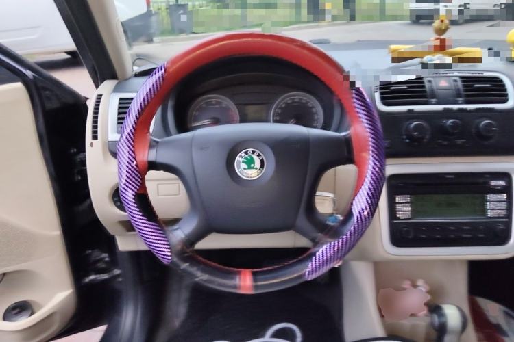 Used Skoda Fabia 2008 1.6L Automatic Crystal Edition Steering Wheel