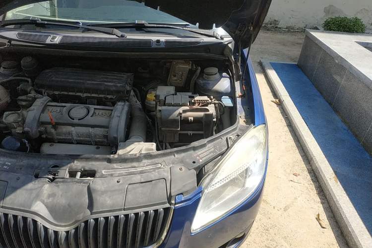 Used Skoda Fabia 2008 1.4L Manual Crystal Edition Engine Bay Left