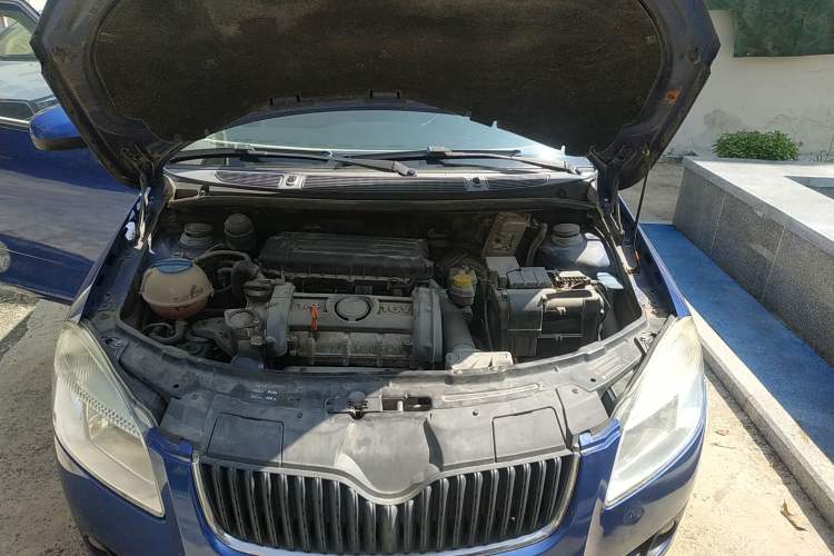Used Skoda Fabia 2008 1.4L Manual Crystal Edition Engine Bay
