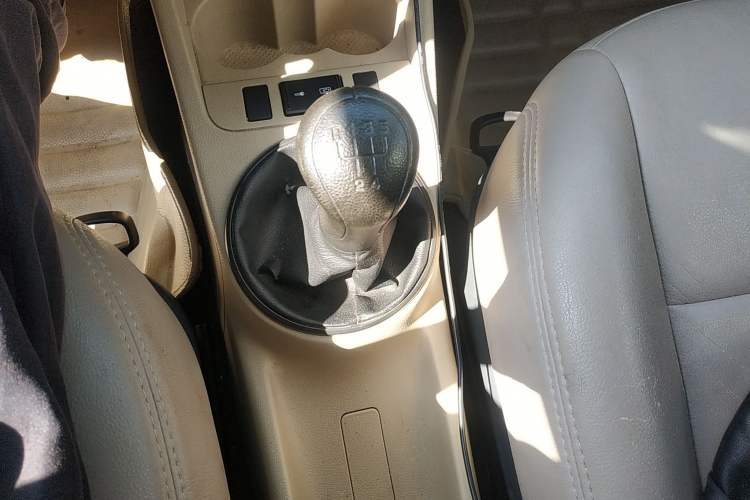 Used Skoda Fabia 2008 1.4L Manual Crystal Edition Gear Lever