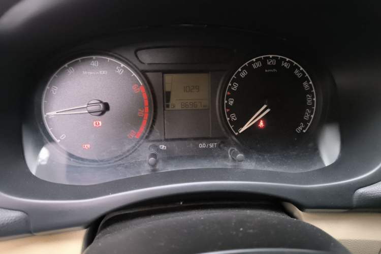 Used Skoda Fabia 2008 1.4L Manual Crystal Edition Odometer Close Up