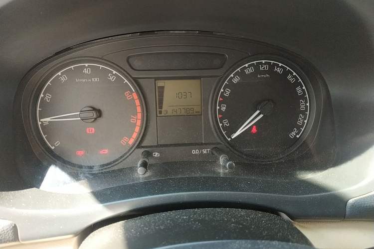 Used Skoda Fabia 2008 1.4L Manual Crystal Edition Odometer Close Up