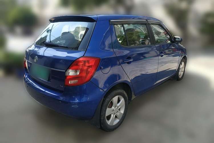 Used Skoda Fabia 2008 1.4L Manual Crystal Edition Rear Right 45 Deg
