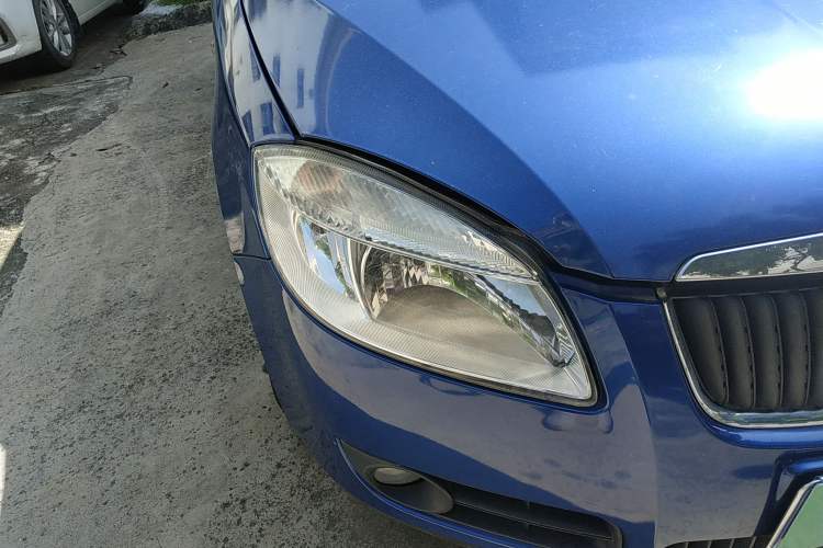 Used Skoda Fabia 2008 1.4L Manual Crystal Edition Right Front Headlight