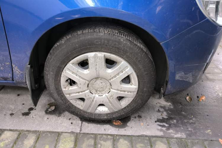 Used Skoda Fabia 2008 1.4L Manual Crystal Edition Right Front Wheel Hub